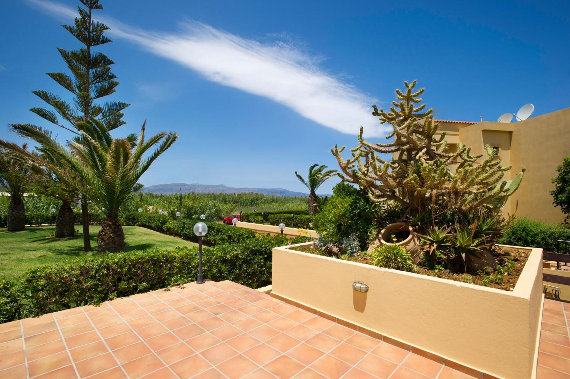 Silver Beach Hotel & Apartments Gerani  Extérieur photo
